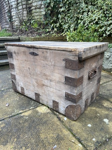 Primitive pine and metal - pine,