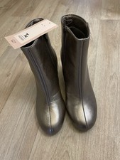 TU Women’s Metallic Boots