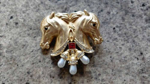 Horse brooch based - brooch,