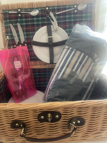 Wicket picnic hamper basket - ,