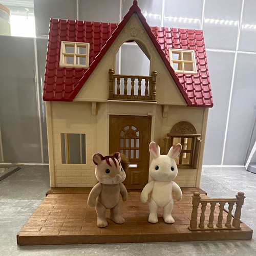Sylvanian families red roof - sylvanian,