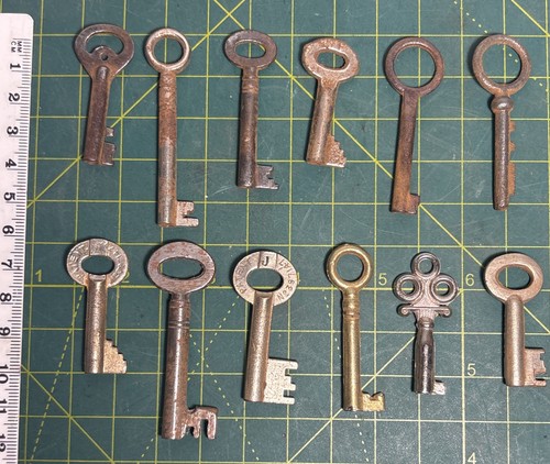 Antique job lot - lot, 12