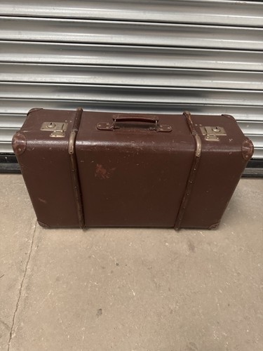 Vintage ribbed suitcase brown - vintage,