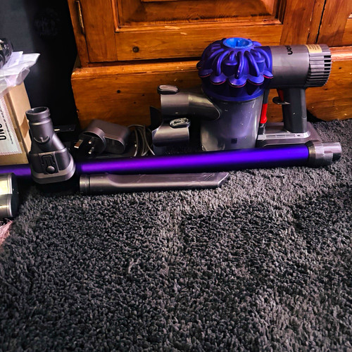 Dyson cordless bagless stick - cordless,