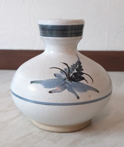 Small hand painted pottery - small, hand-painted