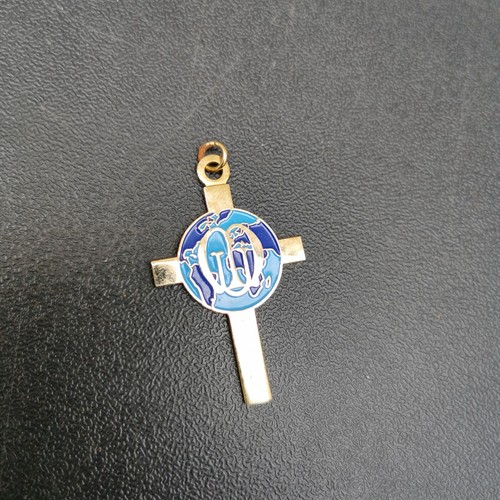 Vintage gold tone cross - gold,