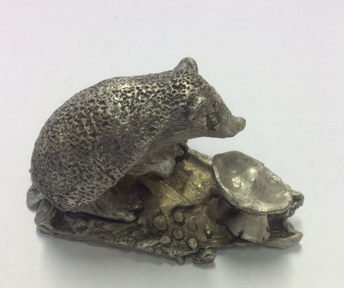 Pewter hedgehog with toadstool