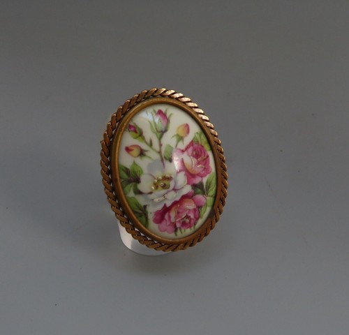 Second hand oval shaped - hand,