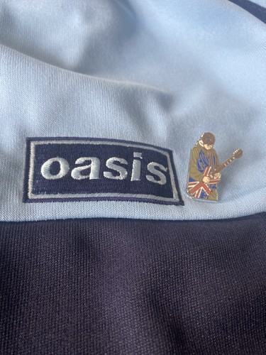 Oasis pin badge - oasis, manchester