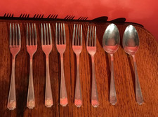 VINTAGE W.R WILLIAM ROGERS INSIGNIA SILVER PLATE GRECIAN SPOONS & FORKS - SPARES