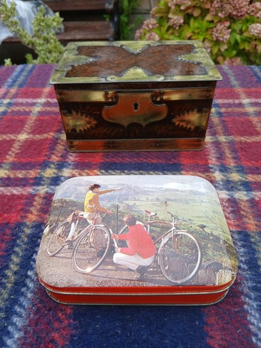 Vintage toffee tins bassetts - vintage,