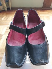 Clarks Active Air Ladies Shoes with Removable Insoles. Brand New.