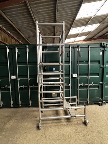 Industrial podium steps 75m - podium, 1.75m