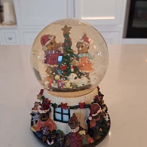 Vintage bear mountain - , holiday