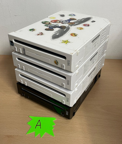 Nintendo wii console - lot, 8