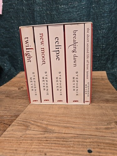 Twilight saga book set - book, white