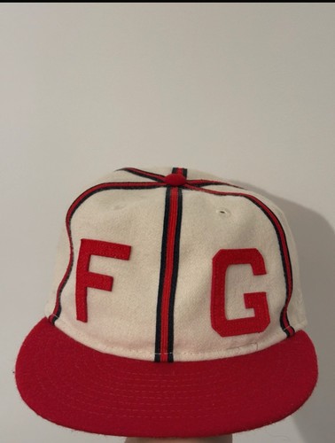 Fear god essentials - god, strap