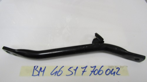 Right front engine bracket - right,