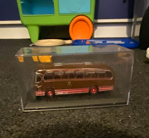 Diecast model bus - model,
