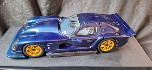 Autoart scale diecast - scale,