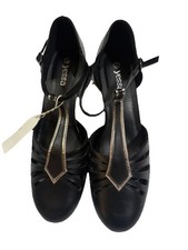 Yessa Black T-strap Pumps 20S