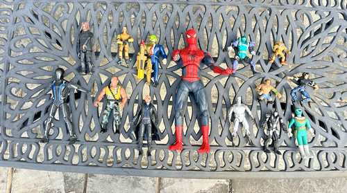 Mixed action figure bundle - figure,