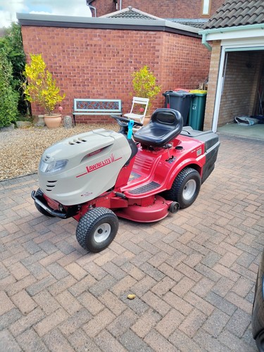 Lawn tractor - lawn,