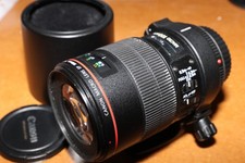 Canon EF100mm f2.8L macro is