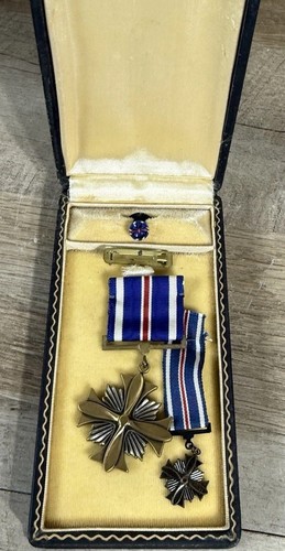 Wwii distinguished flying - us,