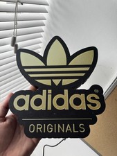 ADIDAS ORIGINALS | Light Box |