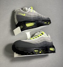 Shoe/Trainers/Sneaker Wall