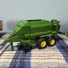 Bruder John Deere Big Square Bale Press Baler 690 1:16 Farming Toy VGC