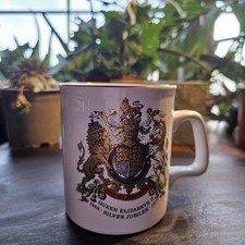 queen elizabeth 2nd silver jubilee mug 1977