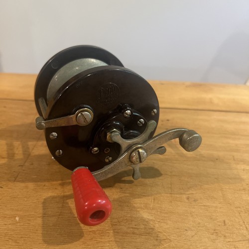 Penn bakelite fishing - 85, reel