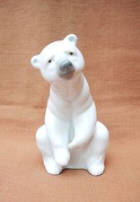 Lladro   "Seated Polar Bear "