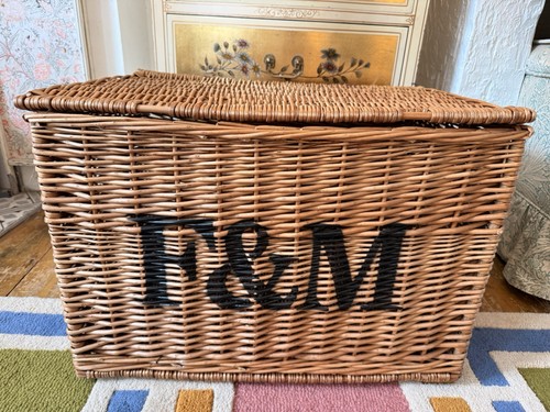 Fortnum and mason m - and, f&m