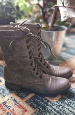Steve Madden 2010s Troopa Taupe Stone Leather Zip Lace Combat Boots Size 8 M