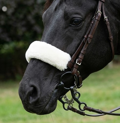 100 genuine sheepskin - 100%, horse