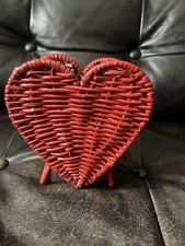 Wicker Heart Holder