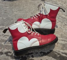 Dr. Martens Delaney Heart boots  red and white UK 5.5