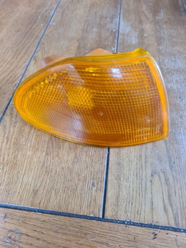 Front indicator lens - front,