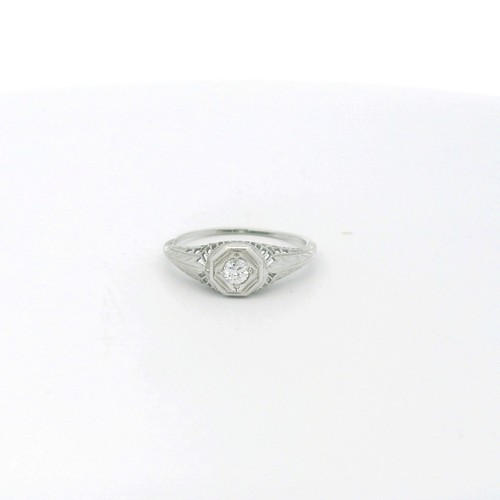 Antique 18k white gold - white,