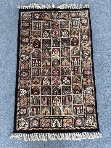 Handmade silk rug darker - silk, boxed