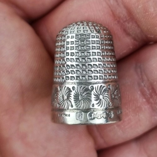 Antique solid silver thimble - silver,
