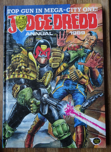Judge dredd annual - judge,