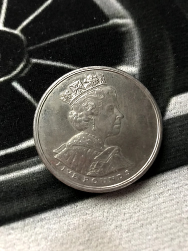 2002 queen elizabeth 5 - 2002, £5