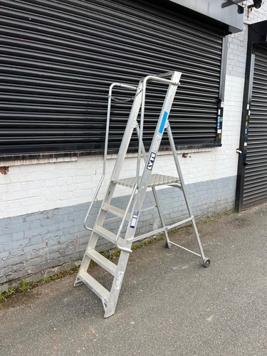 Lyte podium step - step, ladder