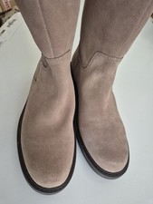 Clarks Women's Mid Calve Taupe