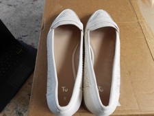 LADIES CREAM LEATHER SLIP ON SHOES NEW SIZE 8