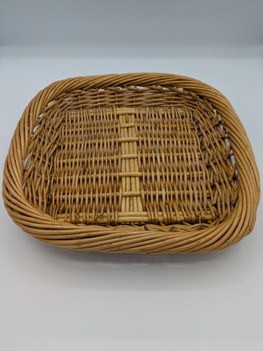 Vintage wicker bread basket - wicker,